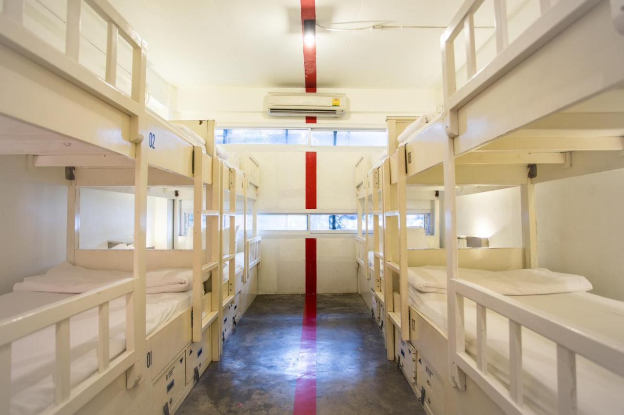 Qilombo Hostel Silom - Hq Bangkok Ngoại thất bức ảnh