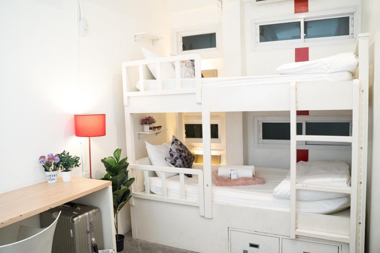 Qilombo Hostel Silom - Hq Bangkok Ngoại thất bức ảnh