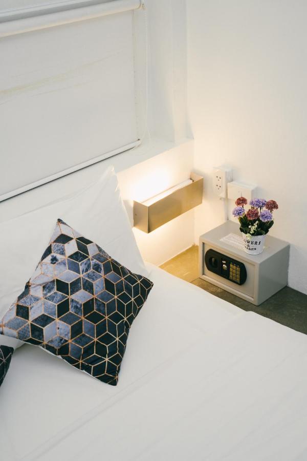 Qilombo Hostel Silom - Hq Bangkok Ngoại thất bức ảnh