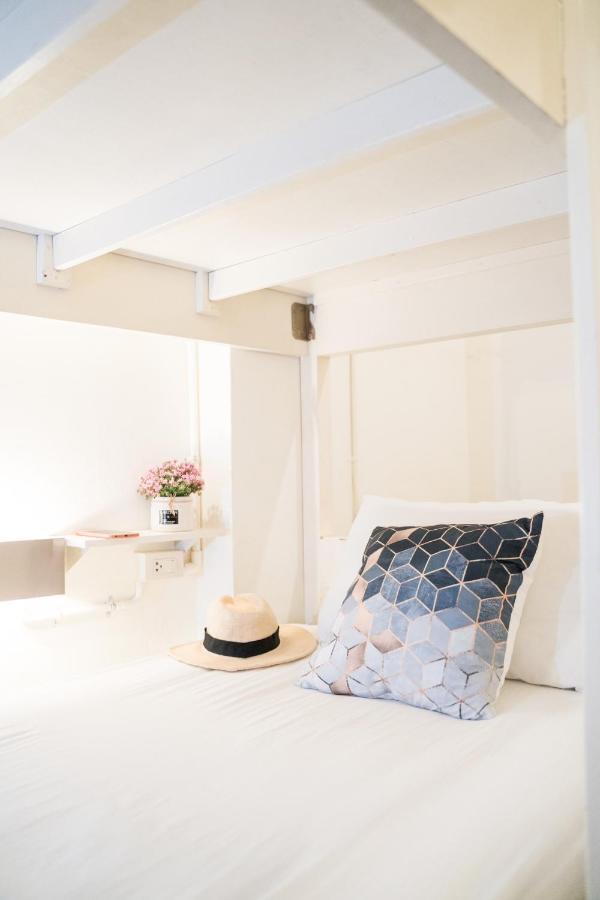 Qilombo Hostel Silom - Hq Bangkok Ngoại thất bức ảnh