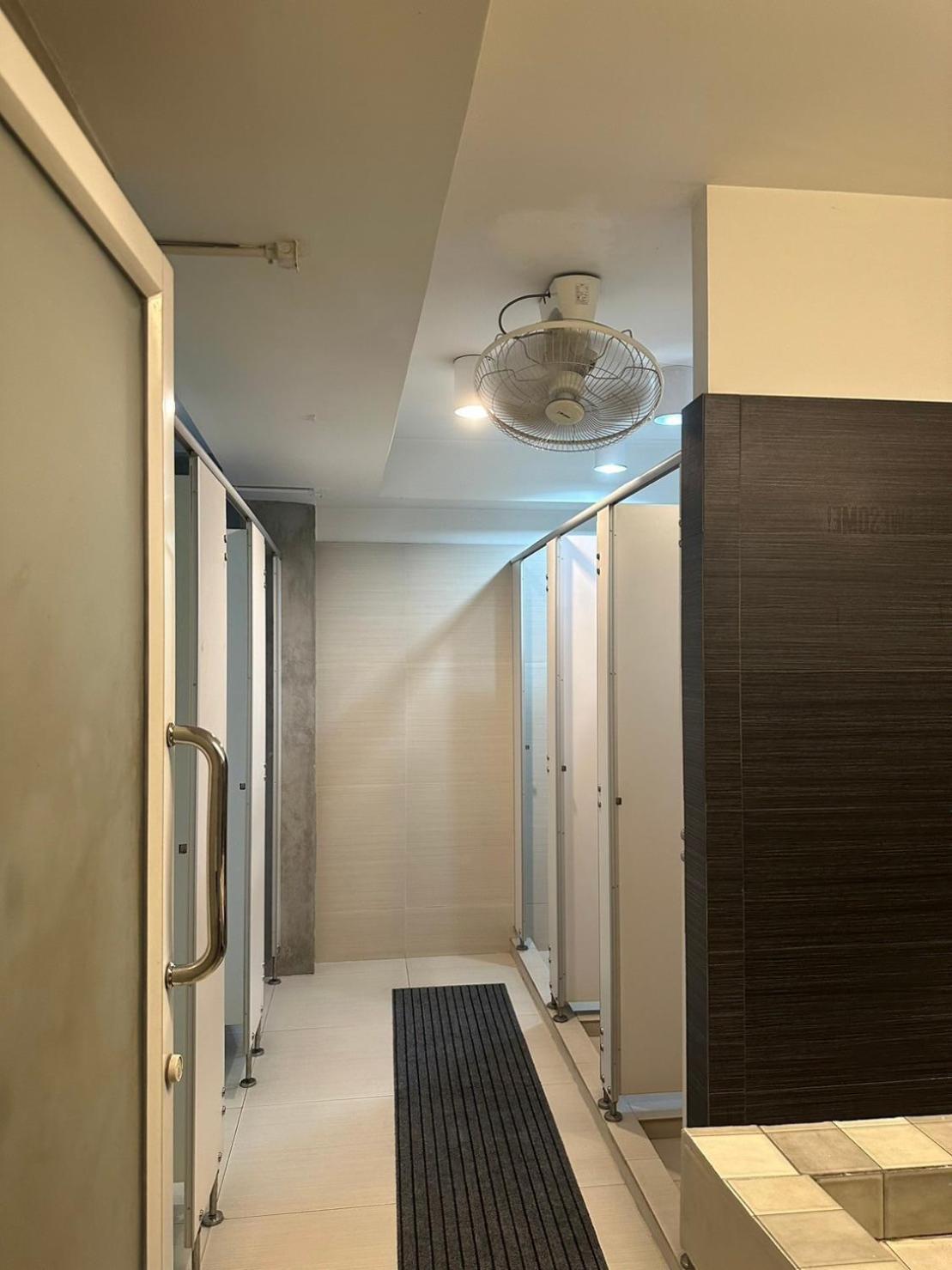 Qilombo Hostel Silom - Hq Bangkok Ngoại thất bức ảnh